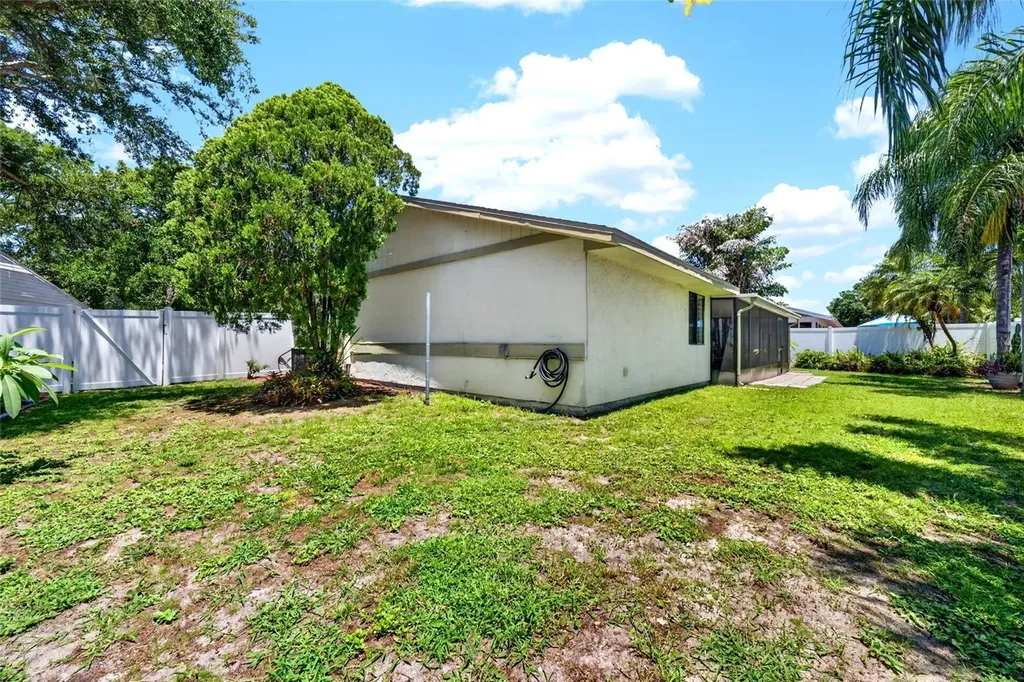 629 Bay Lake Trail Oldsmar FL 34677