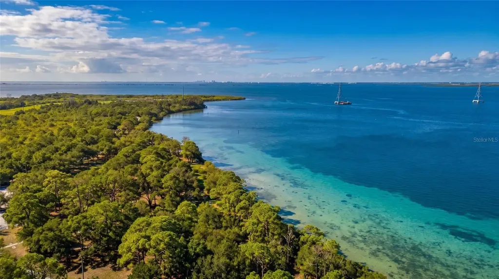 629 Bay Lake Trail Oldsmar FL 34677