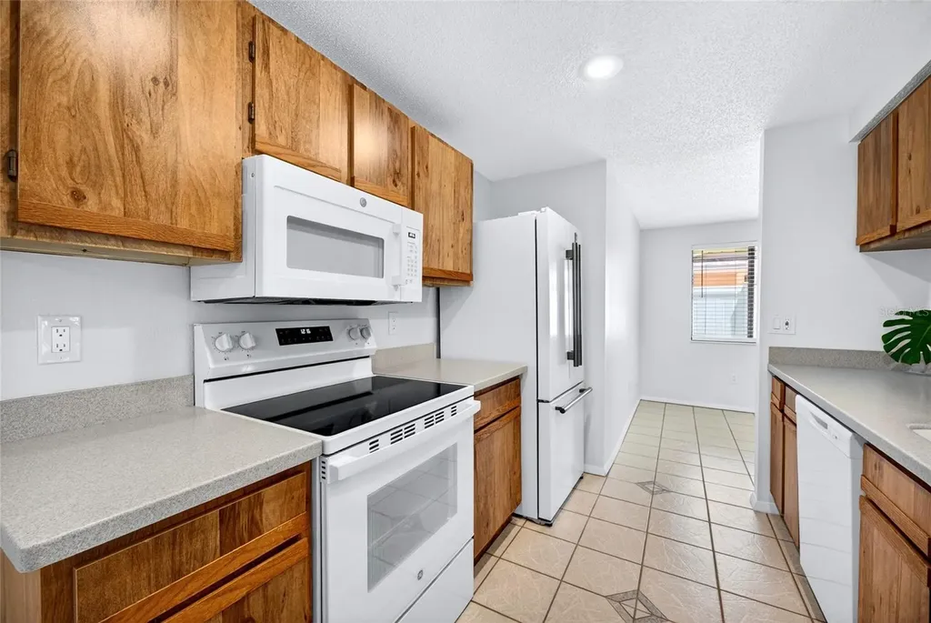 629 Bay Lake Trail Oldsmar FL 34677