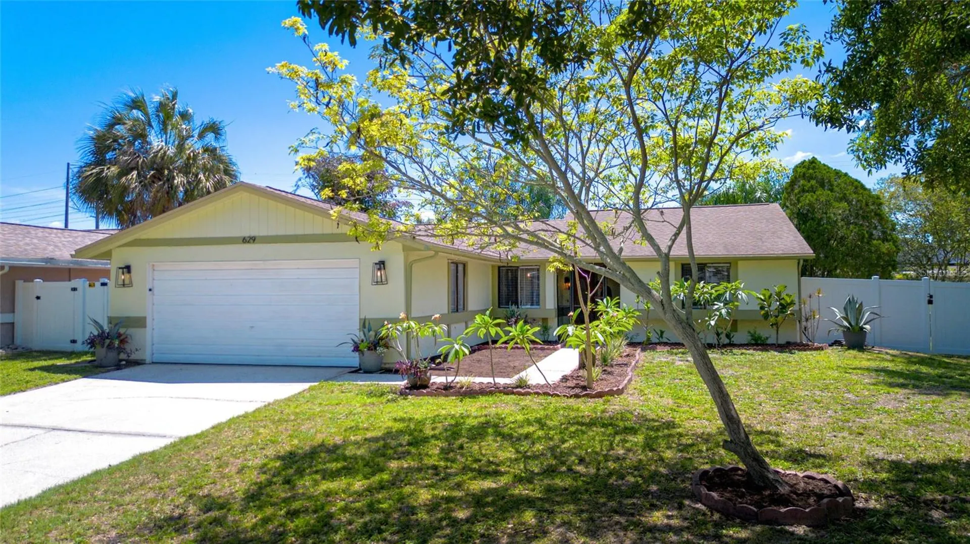 629 Bay Lake Trail Oldsmar FL 34677