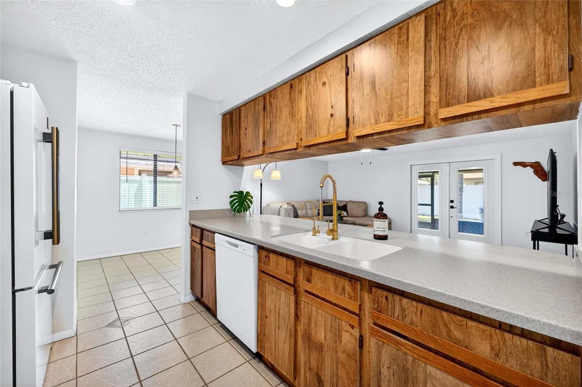 629 Bay Lake Trail Oldsmar FL 34677