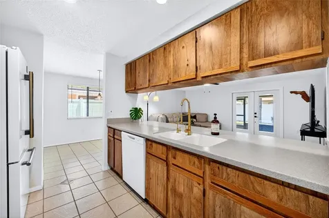 629 Bay Lake Trail Oldsmar FL 34677
