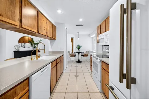 629 Bay Lake Trail Oldsmar FL 34677