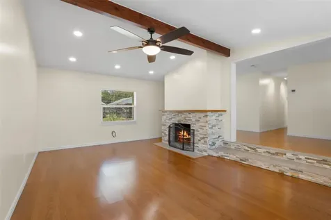 5101 18th Avenue N St Petersburg FL 33710