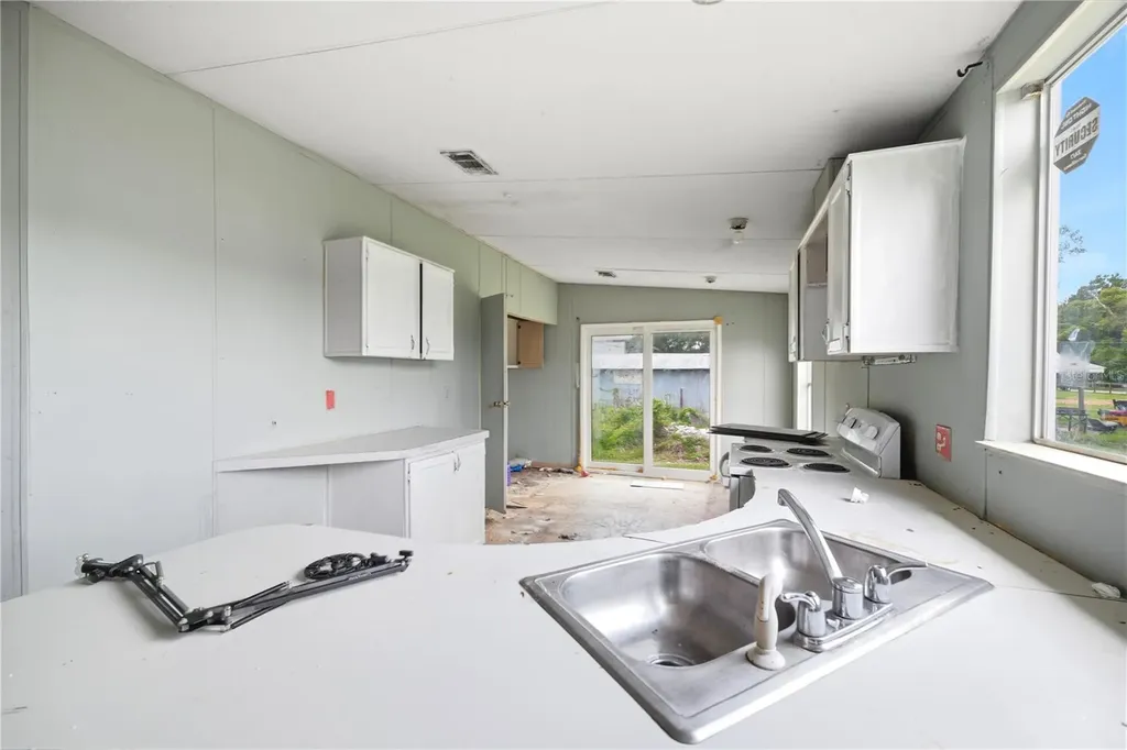 7120 20th Street Zephyrhills FL 33540