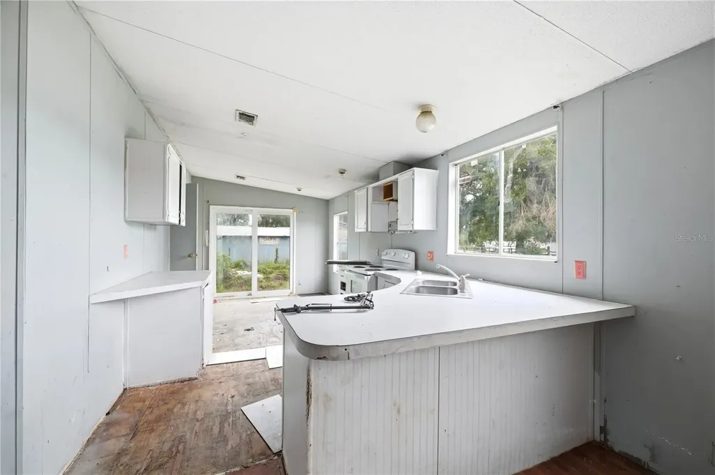 7120 20th Street Zephyrhills FL 33540