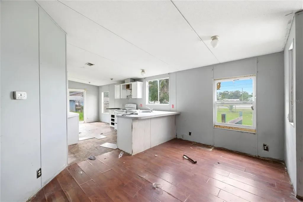 7120 20th Street Zephyrhills FL 33540