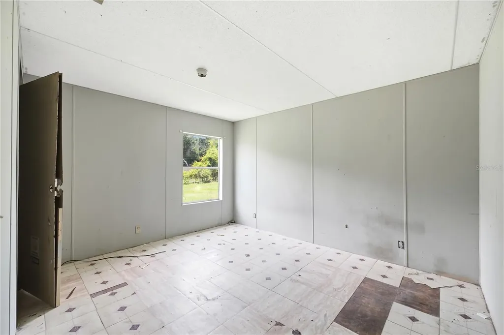 7120 20th Street Zephyrhills FL 33540