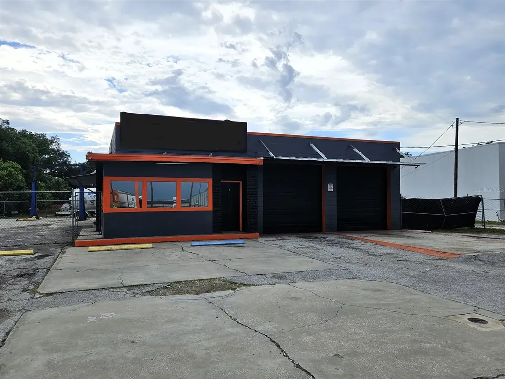 15217 Us Highway 301 Dade City FL 33523