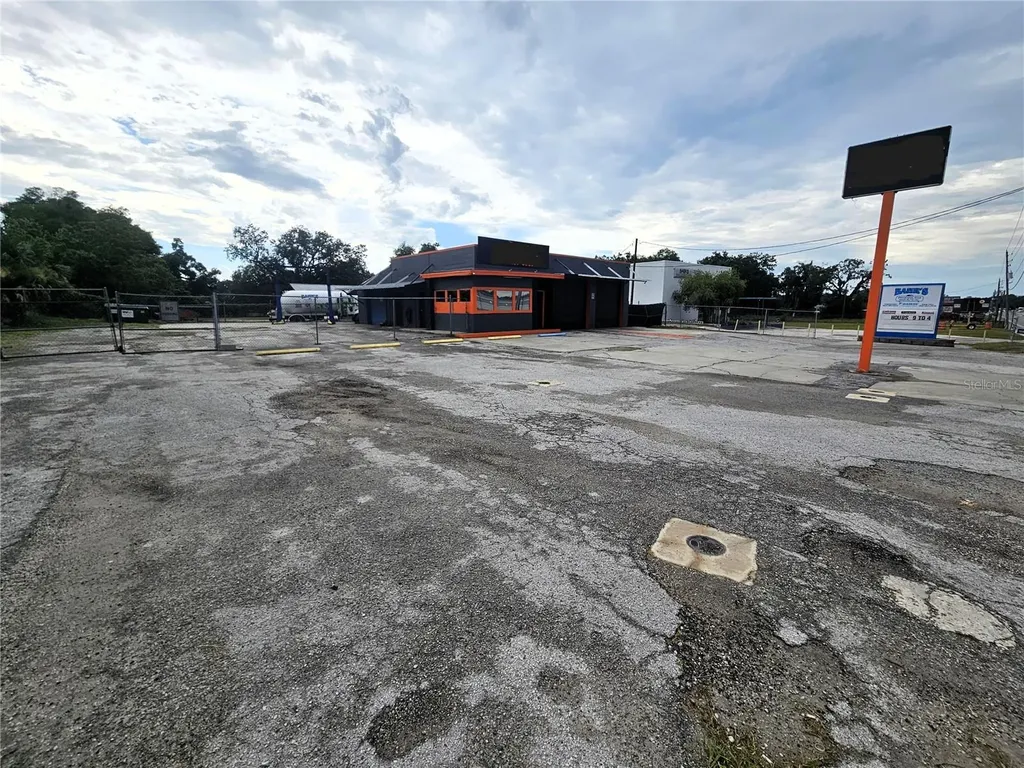 15217 Us Highway 301 Dade City FL 33523