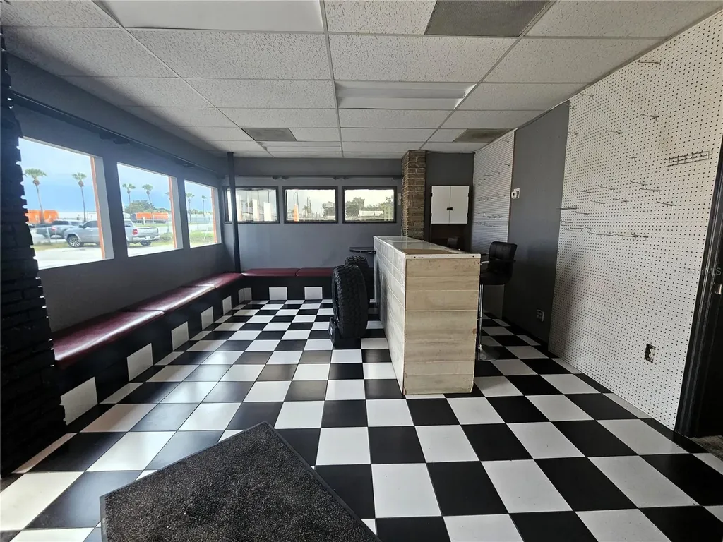 15217 Us Highway 301 Dade City FL 33523