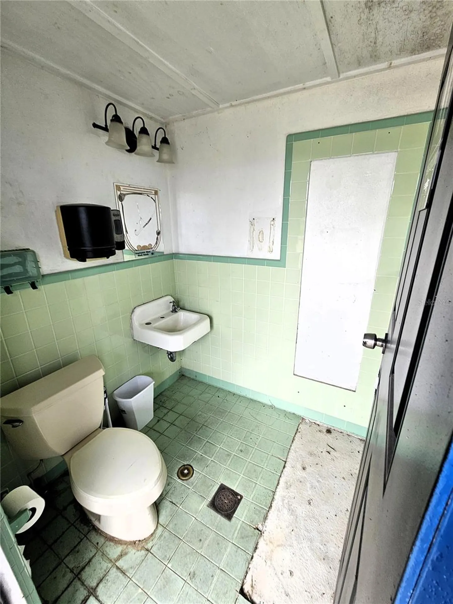 15217 Us Highway 301 Dade City FL 33523