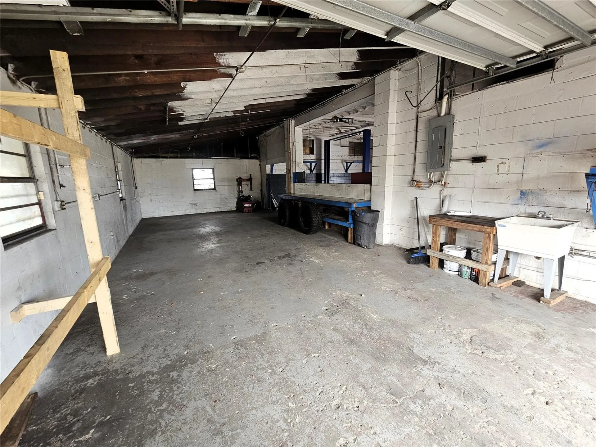15217 Us Highway 301 Dade City FL 33523