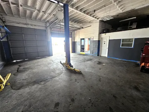15217 Us Highway 301 Dade City FL 33523