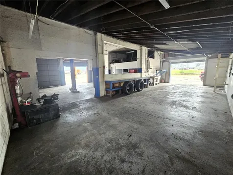 15217 Us Highway 301 Dade City FL 33523