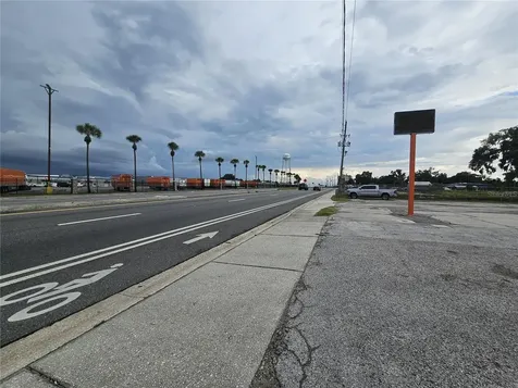 15217 Us Highway 301 Dade City FL 33523