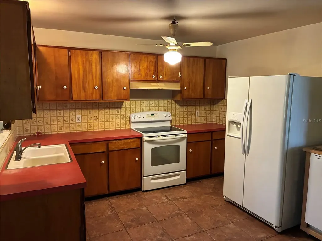 213 Colomba Road Debary FL 32713
