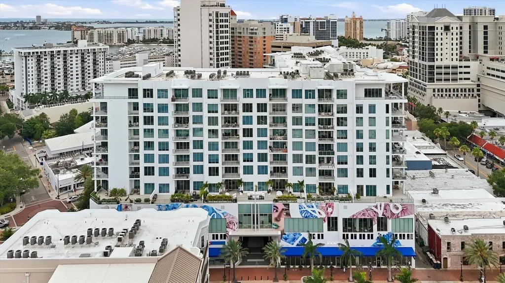 111 S Pineapple Avenue Sarasota FL 34236