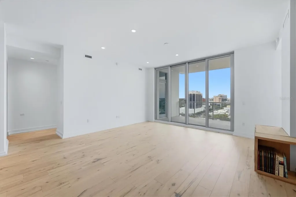 111 S Pineapple Avenue Sarasota FL 34236