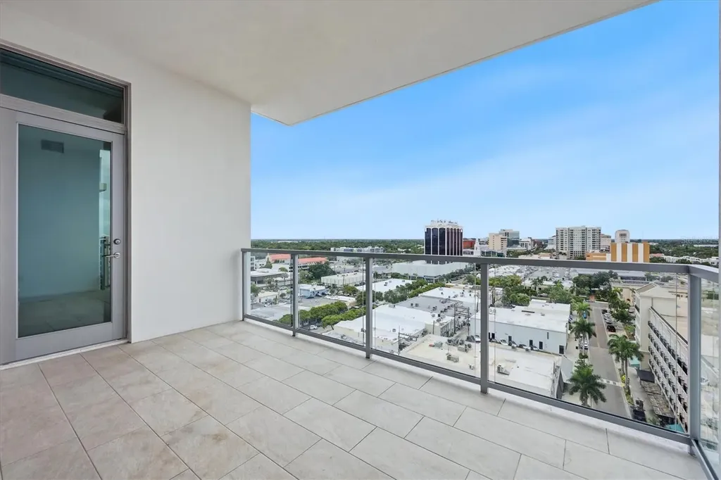 111 S Pineapple Avenue Sarasota FL 34236