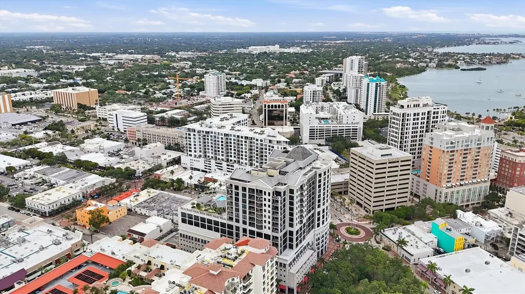 111 S Pineapple Avenue Sarasota FL 34236