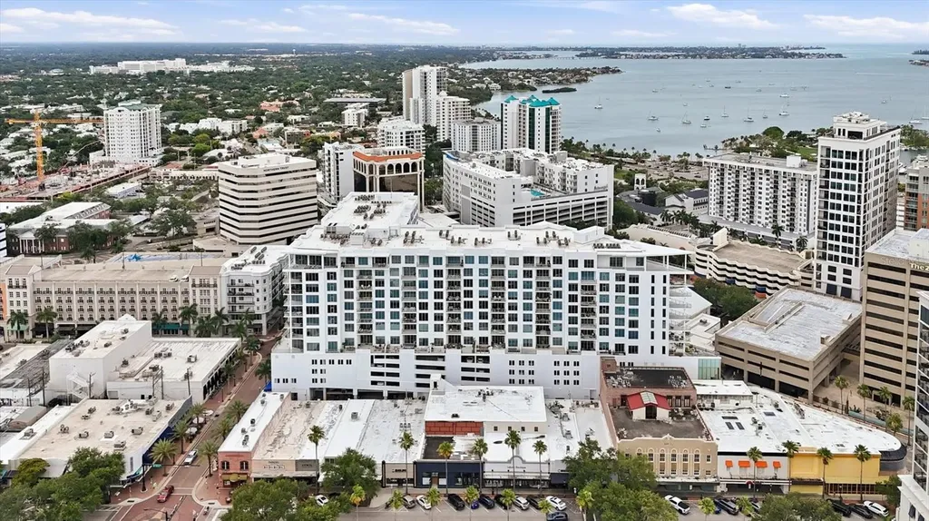 111 S Pineapple Avenue Sarasota FL 34236