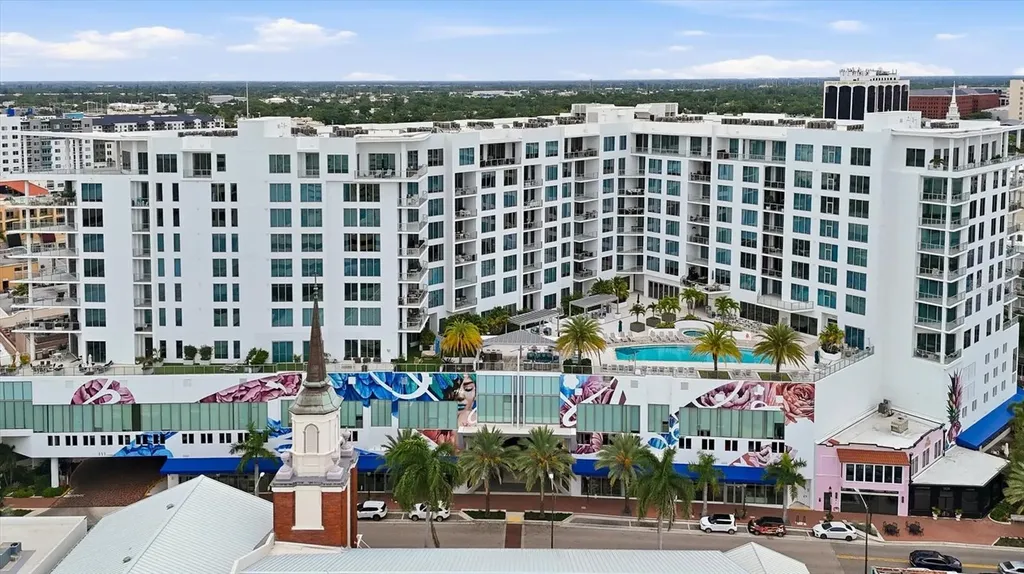 111 S Pineapple Avenue Sarasota FL 34236
