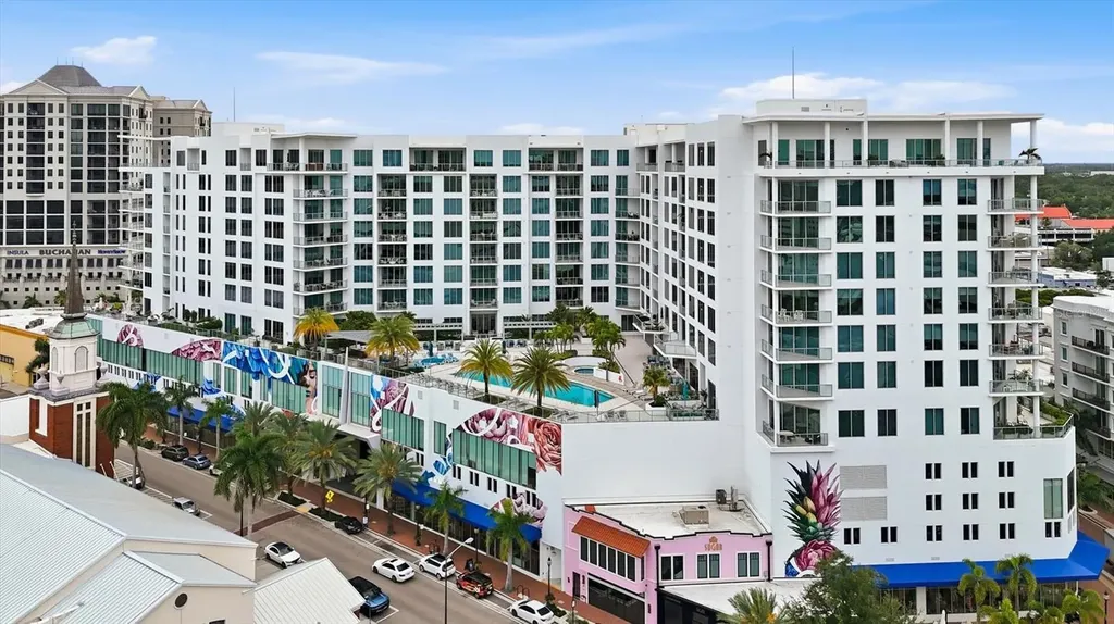 111 S Pineapple Avenue Sarasota FL 34236