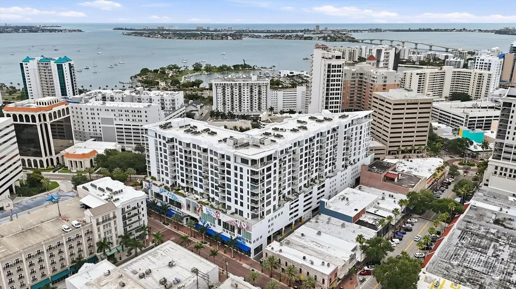 111 S Pineapple Avenue Sarasota FL 34236