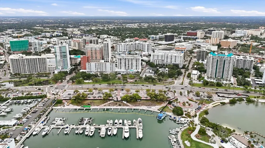 111 S Pineapple Avenue Sarasota FL 34236