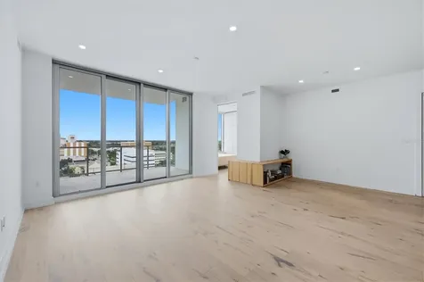 111 S Pineapple Avenue Sarasota FL 34236