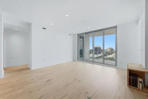 111 S Pineapple Avenue Sarasota FL 34236