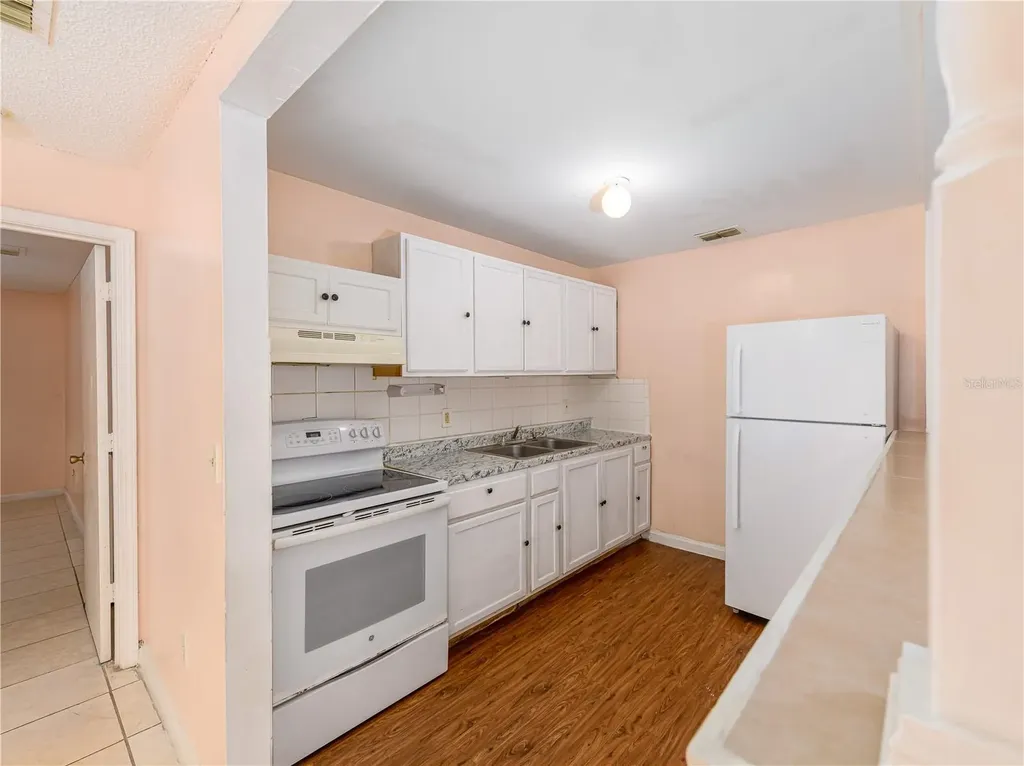 8702 Fish Lake Road Tampa FL 33619