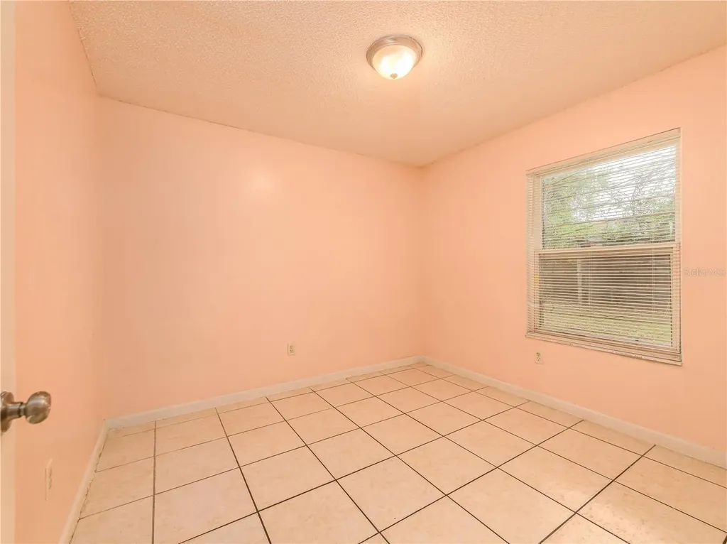 8702 Fish Lake Road Tampa FL 33619