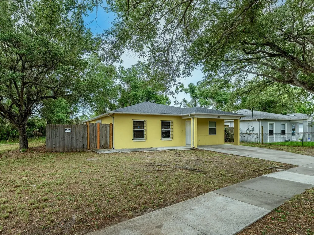 8702 Fish Lake Road Tampa FL 33619