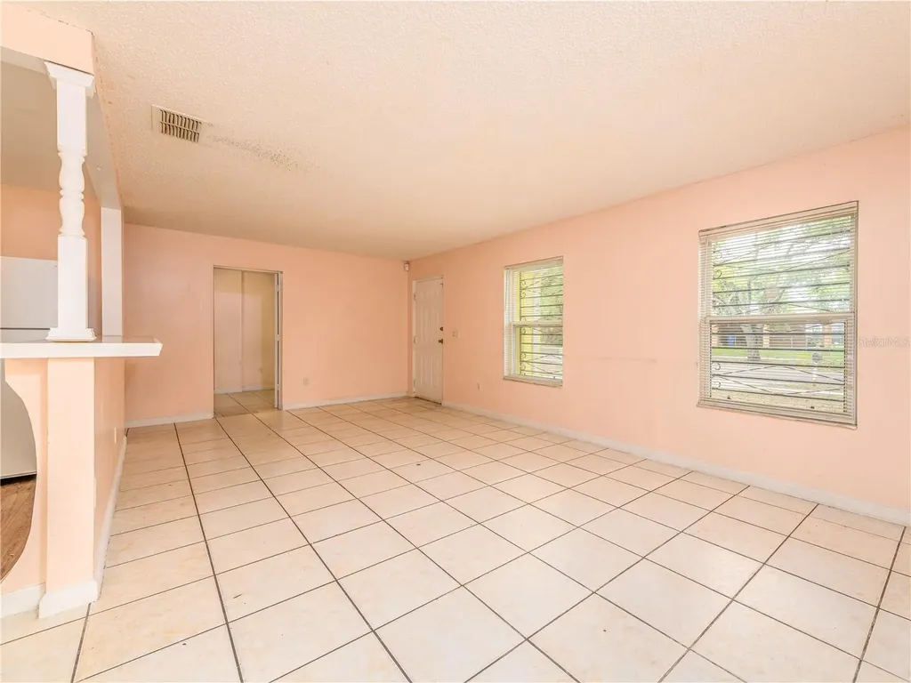 8702 Fish Lake Road Tampa FL 33619