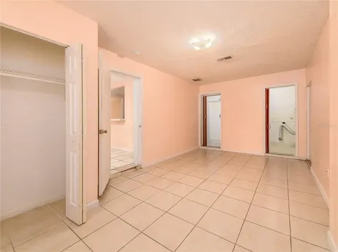 8702 Fish Lake Road Tampa FL 33619