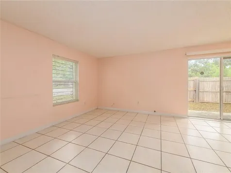 8702 Fish Lake Road Tampa FL 33619