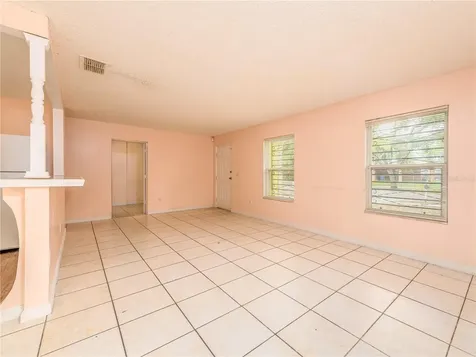 8702 Fish Lake Road Tampa FL 33619
