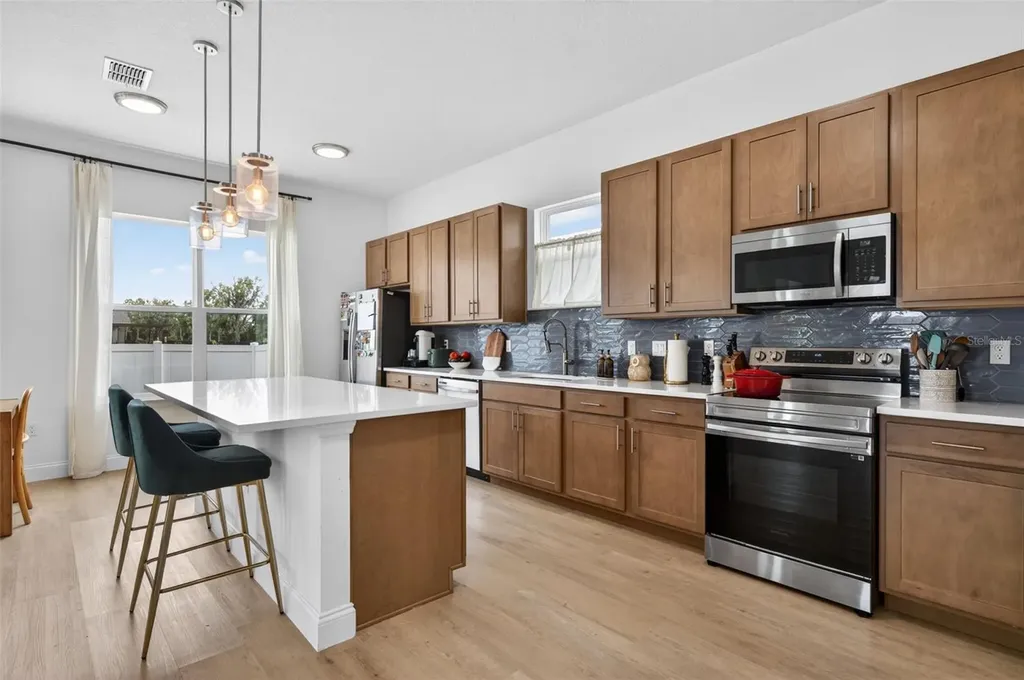 701 Dennis Avenue Orlando FL 32807