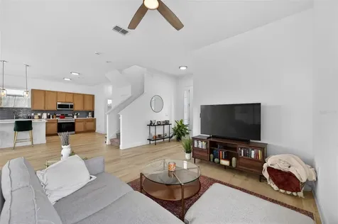 701 Dennis Avenue Orlando FL 32807