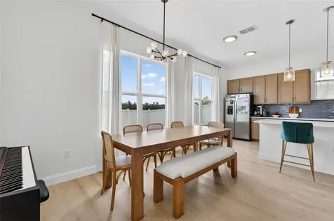 701 Dennis Avenue Orlando FL 32807