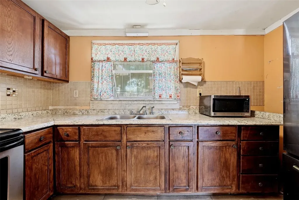 3004 W Gray Street Tampa FL 33609