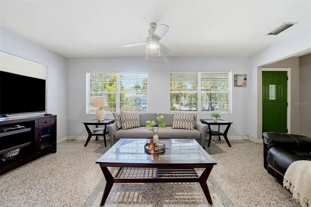 3004 W Gray Street Tampa FL 33609