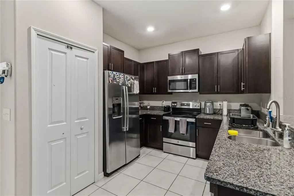 9622 Pembrooke Pines Drive Sun City Center FL 33573