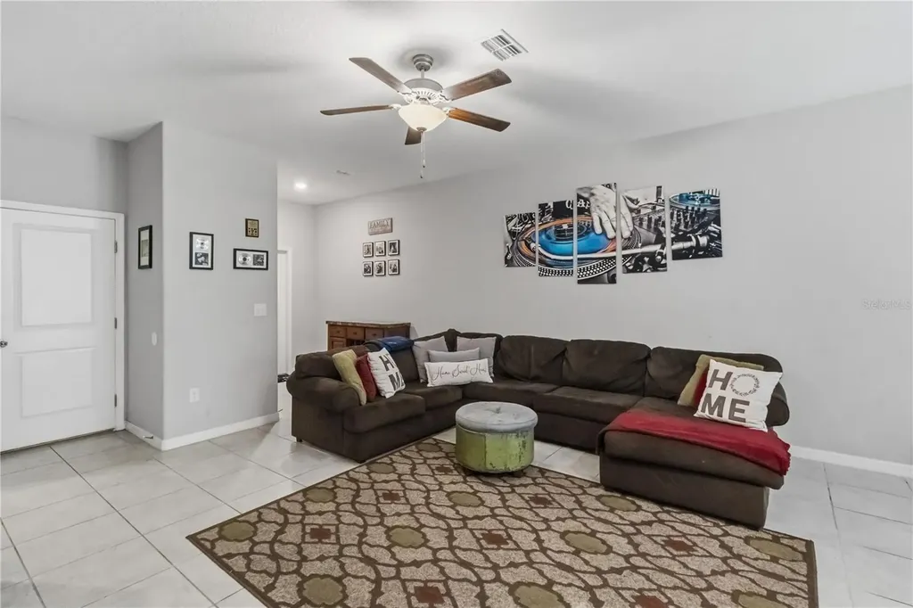 9622 Pembrooke Pines Drive Sun City Center FL 33573