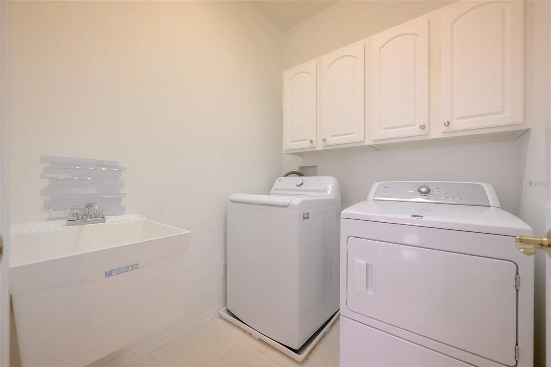 364 Ventura Drive Oldsmar FL 34677