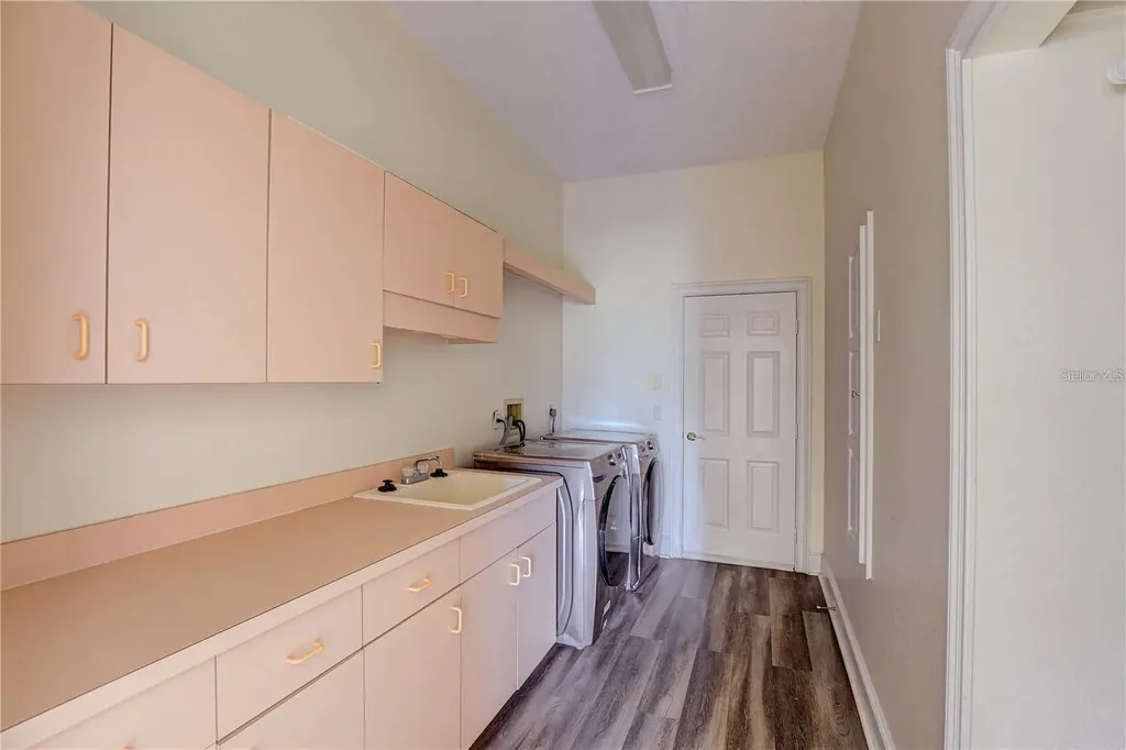 2208 Hampstead Court Safety Harbor FL 34695