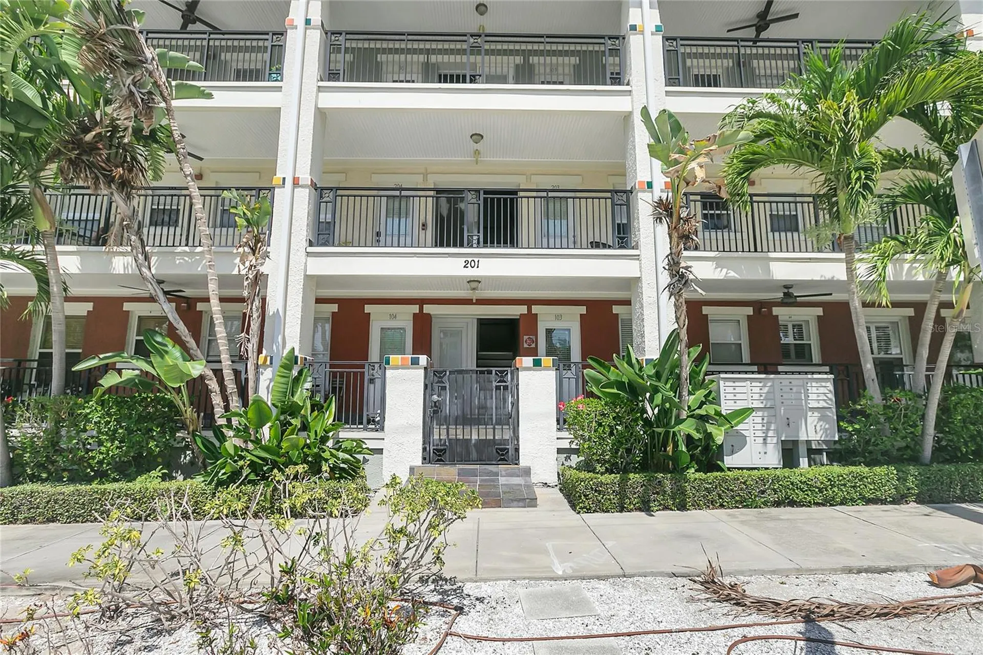 201 6th Street S St Petersburg FL 33701