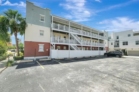 201 6th Street S St Petersburg FL 33701